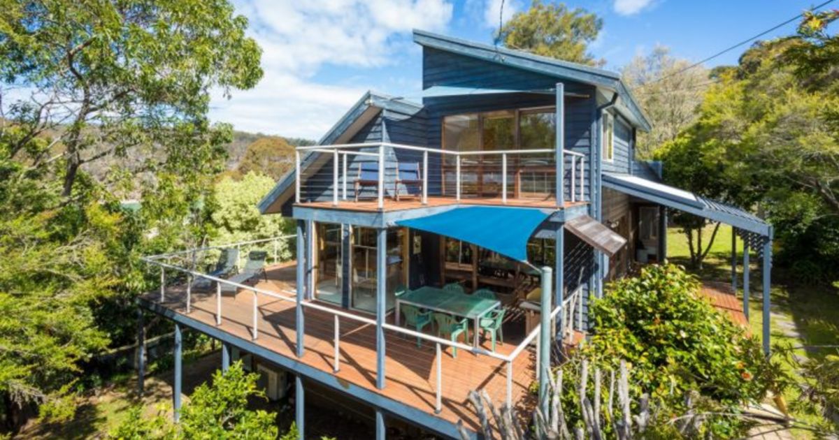 Pambula Beach architectdesigned house has openplan living and