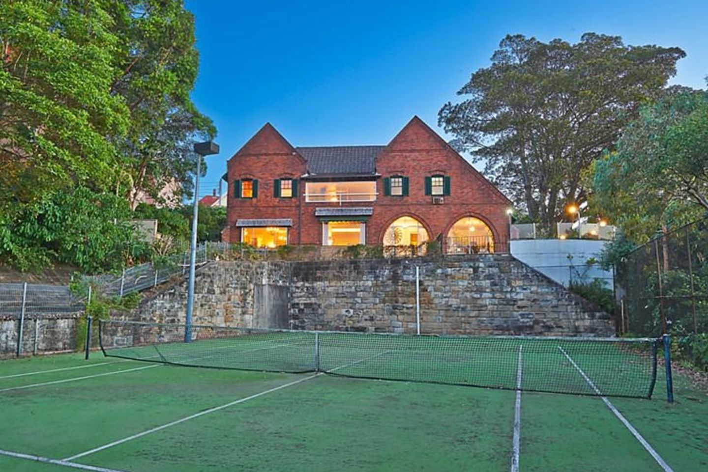 Former home of the late Sir Peter Abeles at Bellevue Hill has sold for $15,501,000.