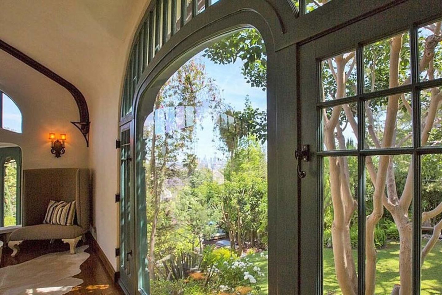 Pop singer Sia buys ‘enchanting’ LA home for 6.5 million