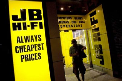Investors warm to prospect of takeover as JB Hi-Fi eyes rival The Good Guys