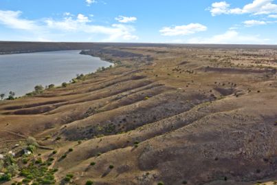 Major Murray River landholding comes with historical ruins
