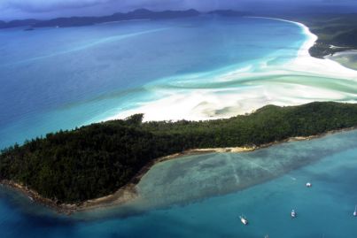 Queensland launches plan to revive rundown Great Barrier Reef resorts