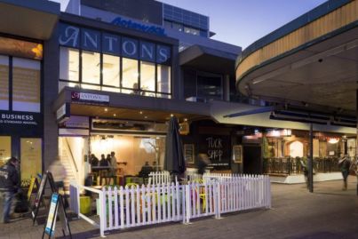 Canberra hotspot sells to local investor at auction