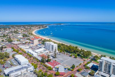 Rockingham Beach development site with heritage hotel on the market for about $20 million