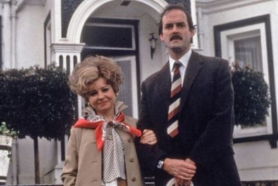 'Fawlty Towers' hotel to be knocked down