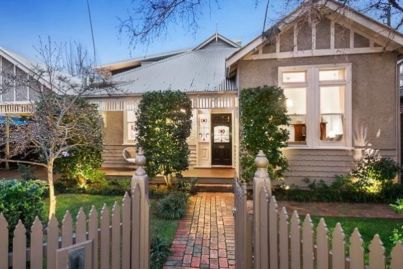South-east suburb breaks record with $2.6 million sale at auction 