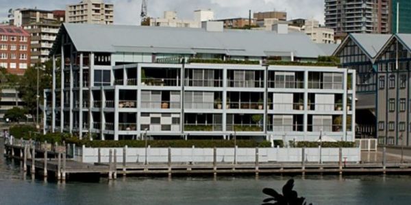 Hollywood Star Russell Crowe Denies Selling Half Of Sydney Apartment To Former Politician S Son
