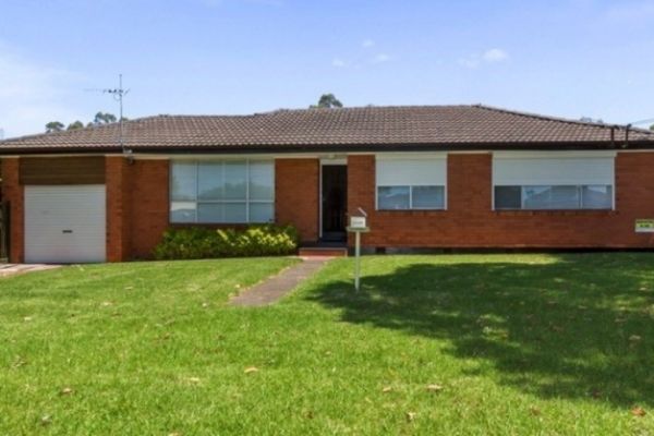 Brochure A V Jennings Industries Aust Ltd Architect Designed Homes At Prices You Can Afford Burwood Early 1960s