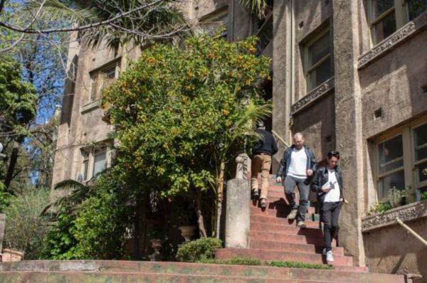 Buyers Get Cold Feet At Auction Of Iconic Beverley Hills Building In South Yarra