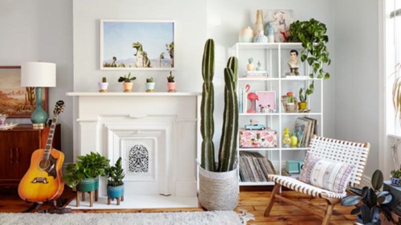 Budgeting Tips For Decorating Your First Apartment, According To Experts