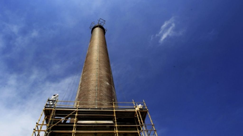 Lightning dodging and million-dollar views for Cockatoo Island chimney restorers