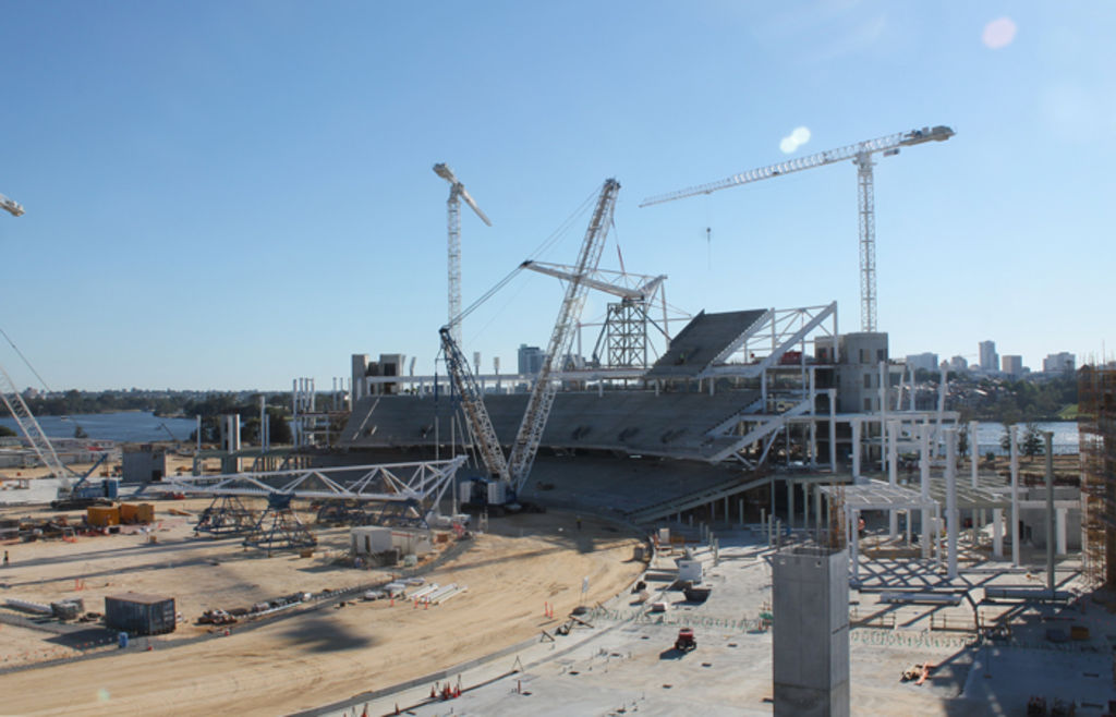 Perth Stadium hits construction milestone as structure reaches full height