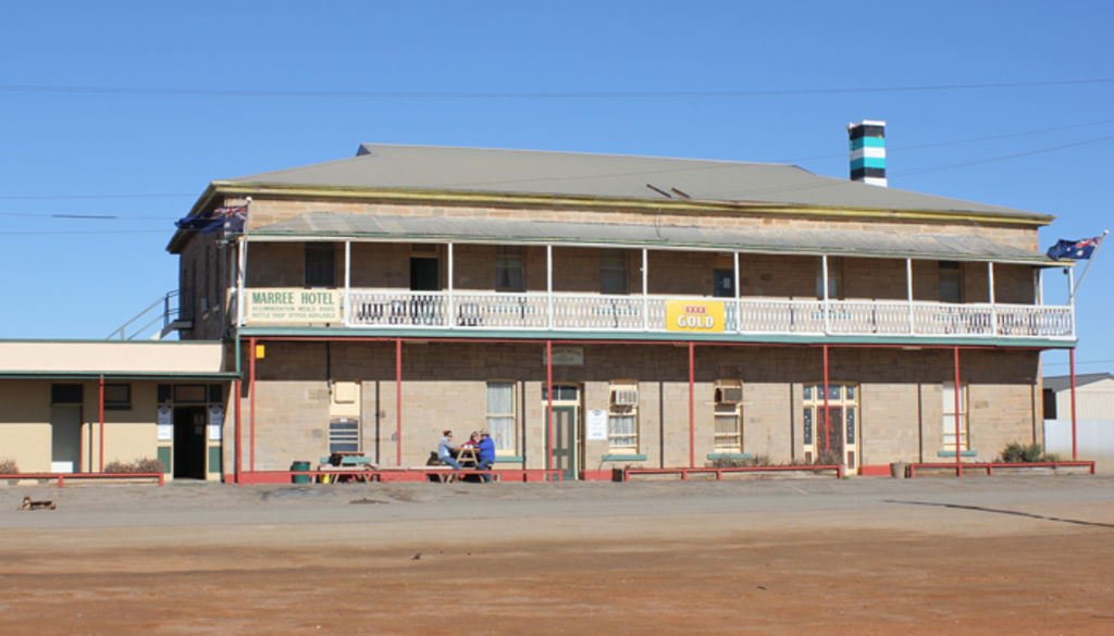 Country pubs boom as hotel investors head to the bush