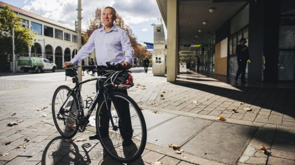 Pedal power behind push for cyclists' hub in empty Canberra building