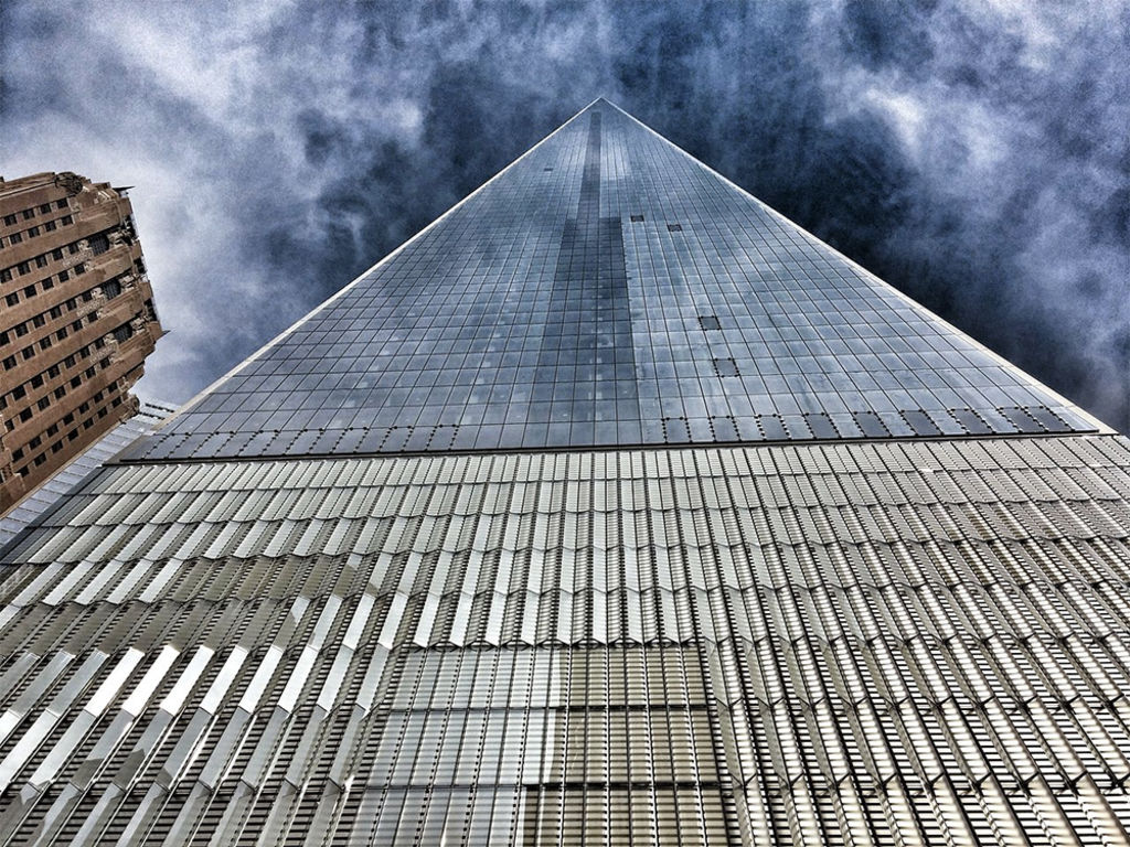America's tallest building One World Trade Center wants to lure smaller tenants