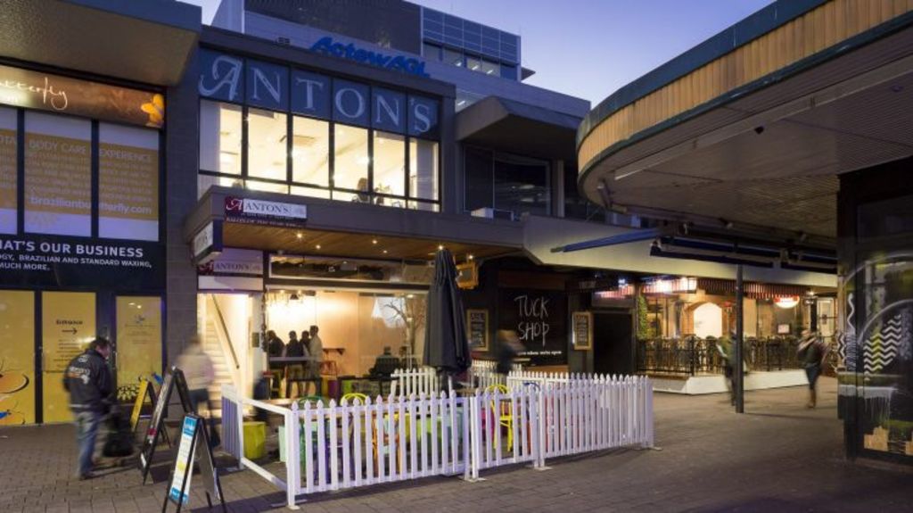Canberra hotspot sells to local investor at auction