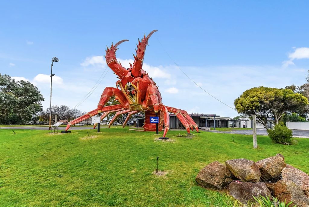South Australian function centre home to ‘Larry the Lobster’ set to go under the hammer