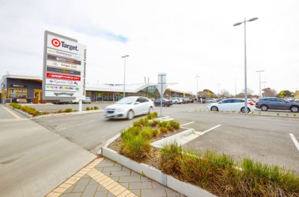 Trek to Horsham mall no obstacle for Chinese buyer