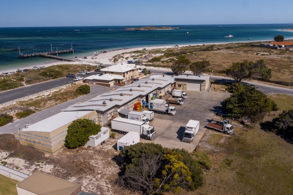 Beachfront lobster facility in Lancelin could net more than 6 million