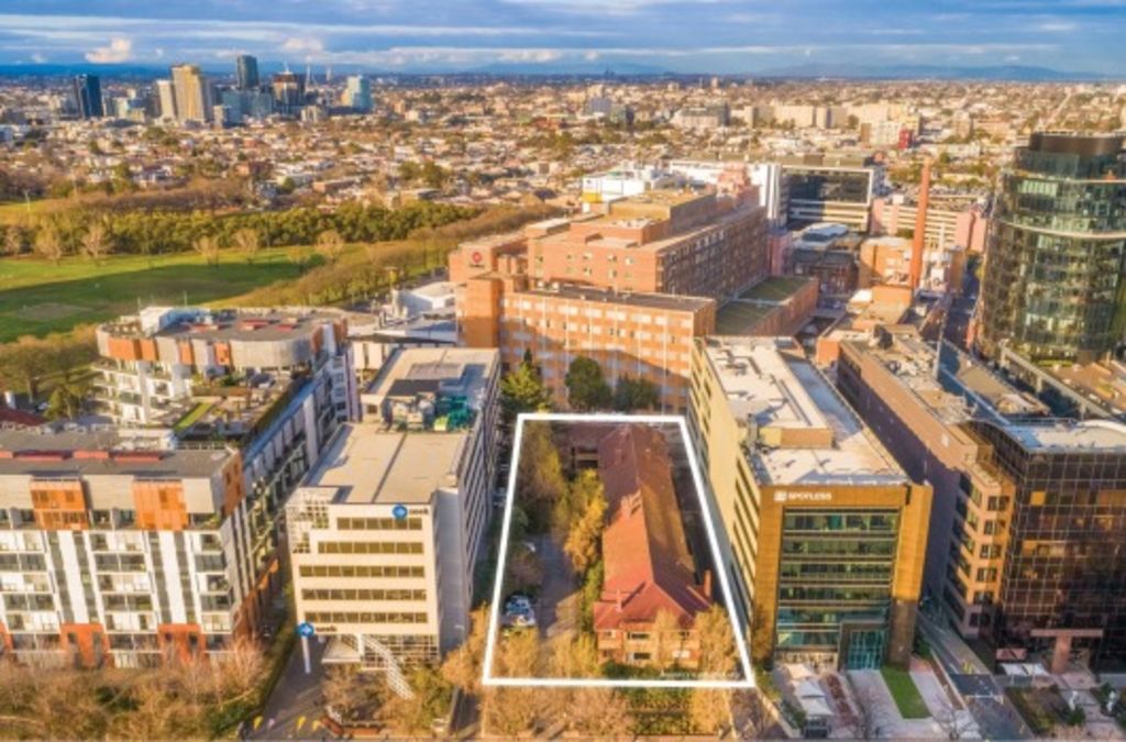 Owners unite for St Kilda Road sale
