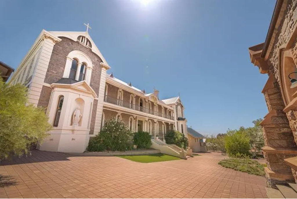 Broken Hill's historic former St Joseph's Convent set to go under the hammer