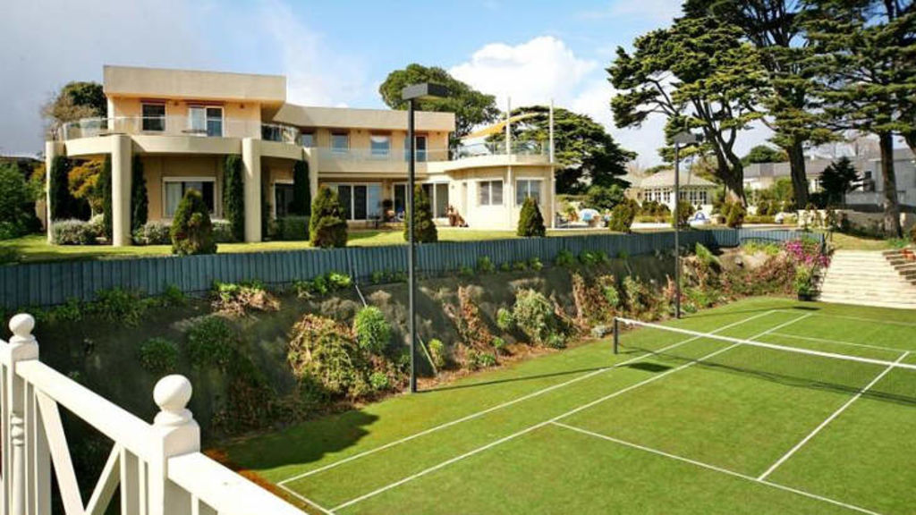 Brighton beachfront mansion breaks record