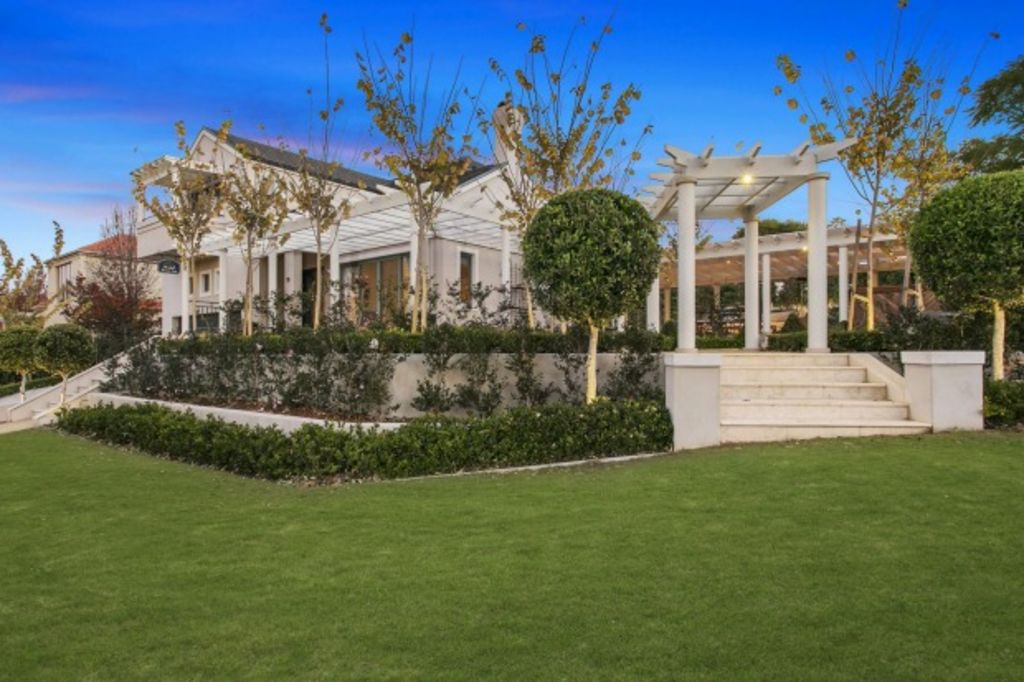 Coast and country real estate Mittagong or Macquarie Links