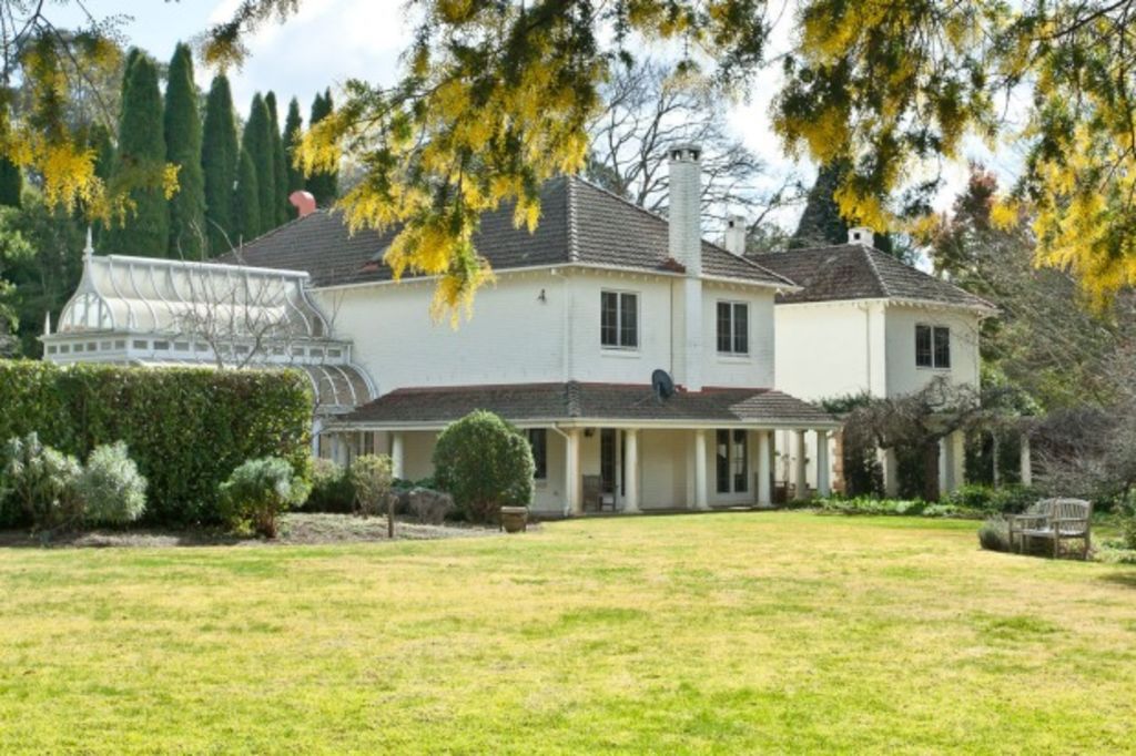 Lucy Macken Title Deeds Anders Hillerstrom property Windrush for sale