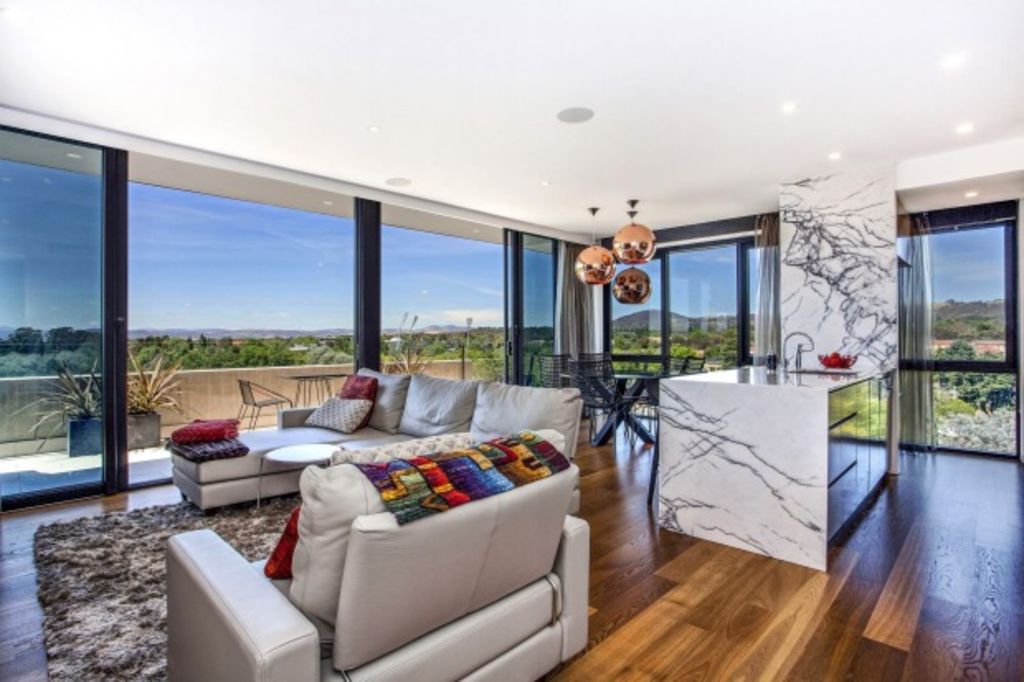 Property Barton, Canberra apartment with panoramic views sells for 810,000