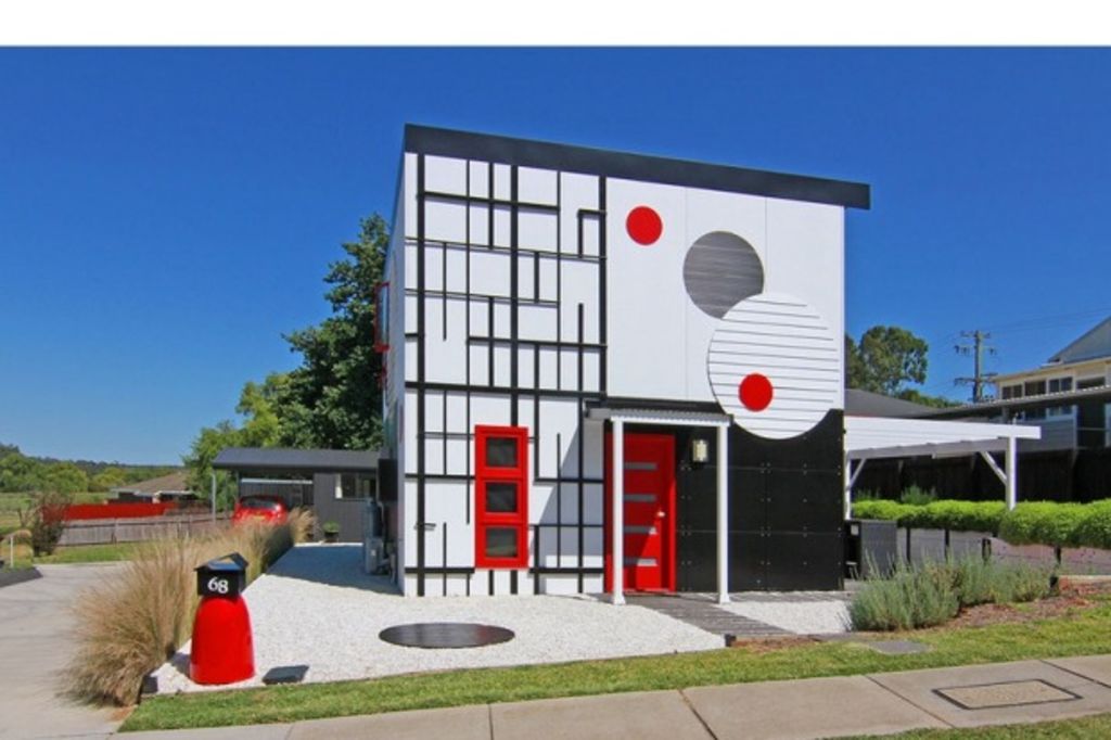 Award winning abstract Art House hits the market