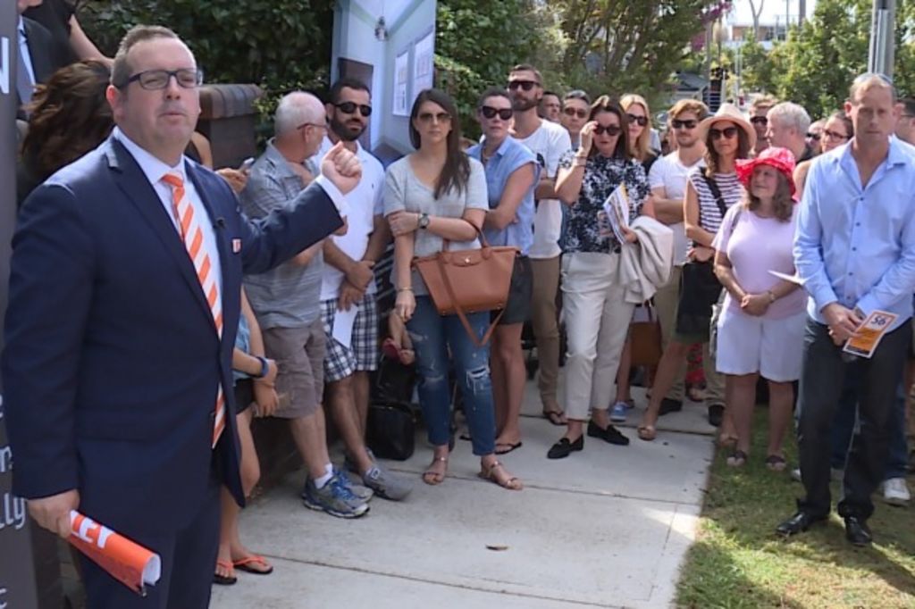 Coogee apartment sells for more than $500,000 over reserve