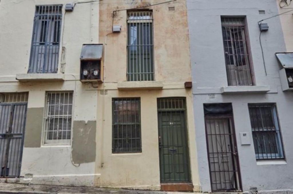 Sydney's very own skinny house up for auction