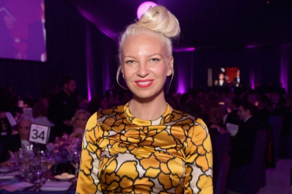 kompensation Kloster føle Pop singer Sia buys 'enchanting' LA home for $6.5 million