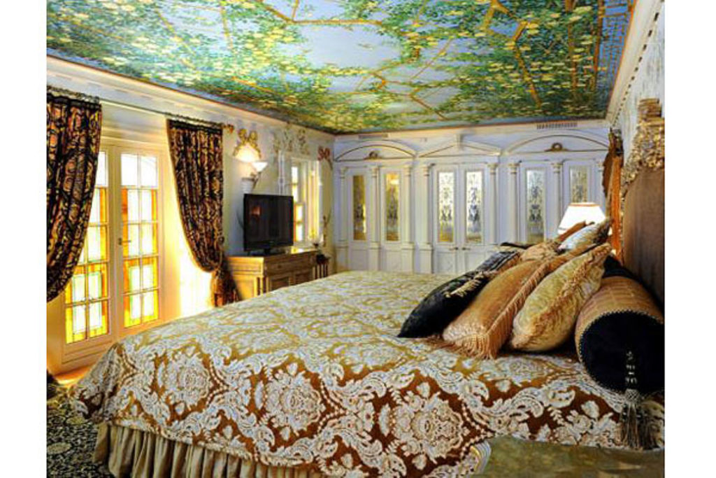 Inside Gianni Versace S Home
