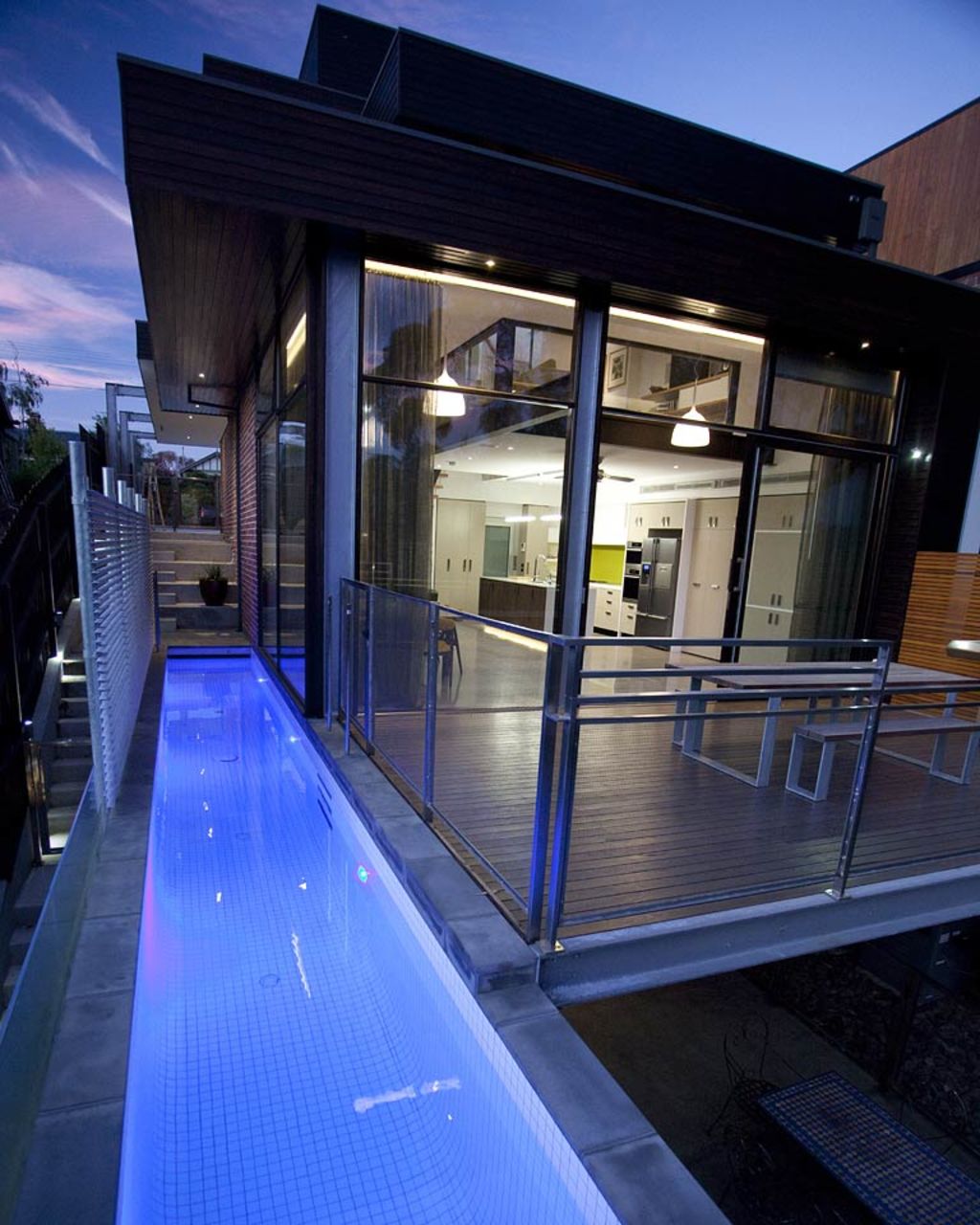 Site for sore eyes moves owner to tiers