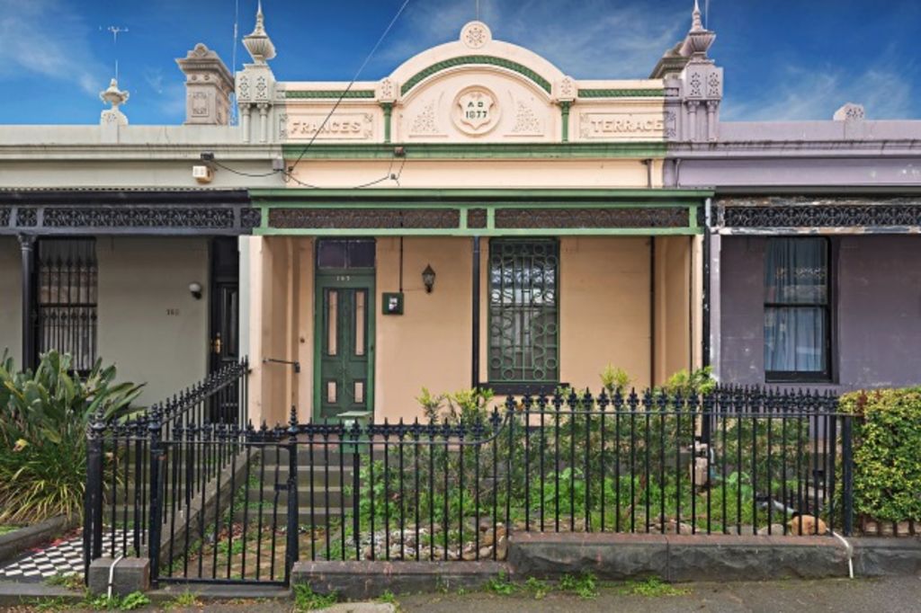 Terrace with dungeon in Fitzroy for sale