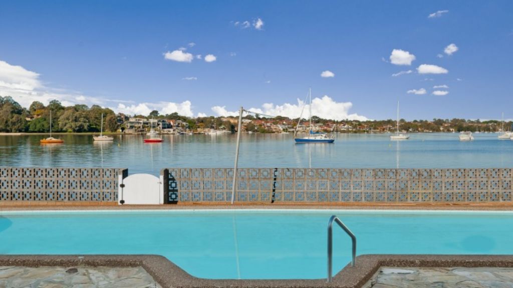 Cabarita waterfront knockdown sells for 4.66 million at auction