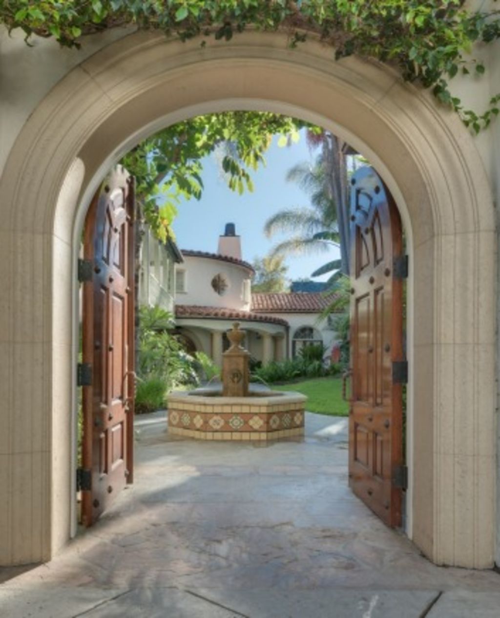 Tyra Banks 11m Model Worthy Los Angeles Home For Sale