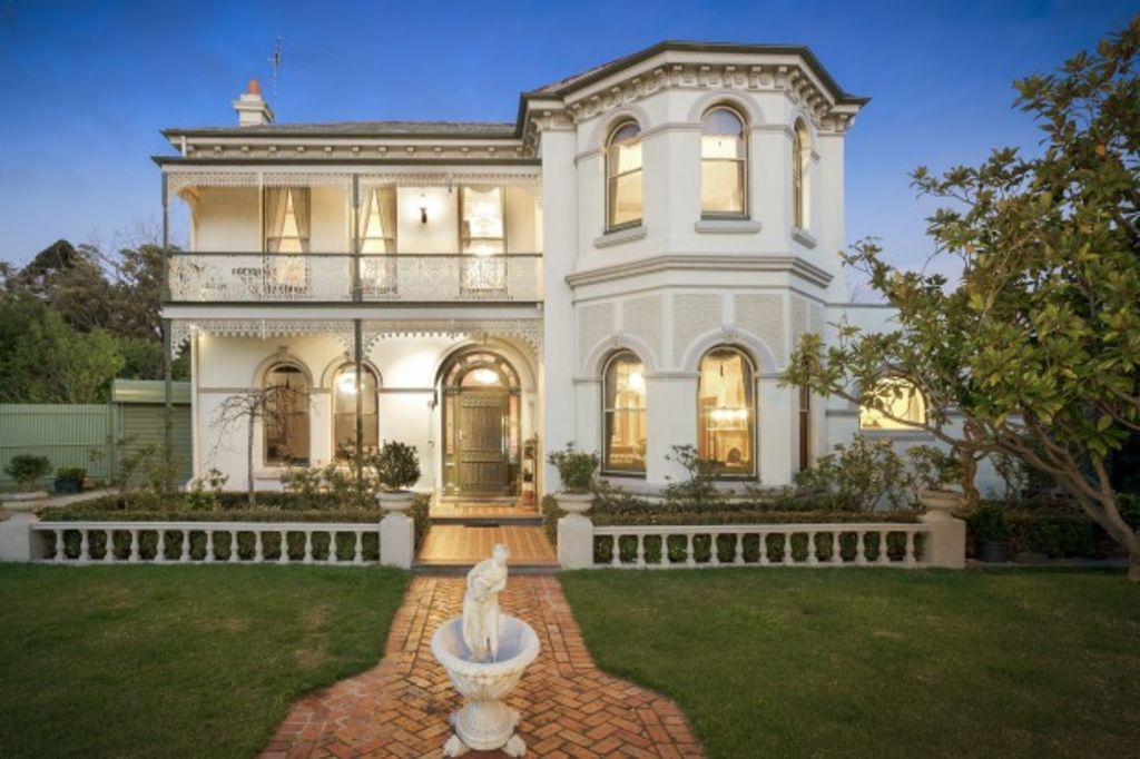 Melbourne s English mansions: Timeless elegant exteriors and modern