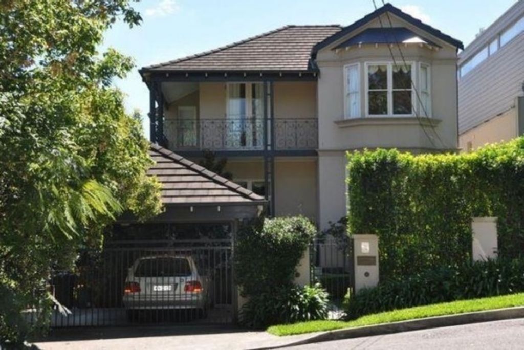 Rising interest rates threaten to crash Sydney housing market
