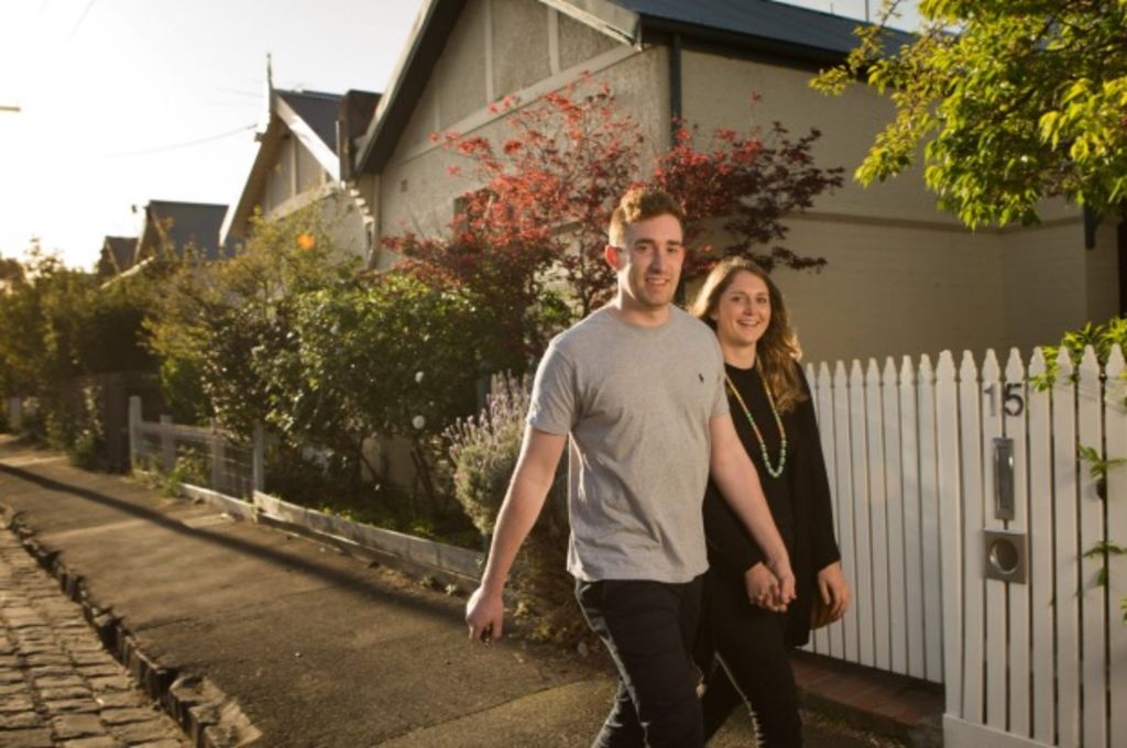 First home buyers make dramatic comeback in Victoria