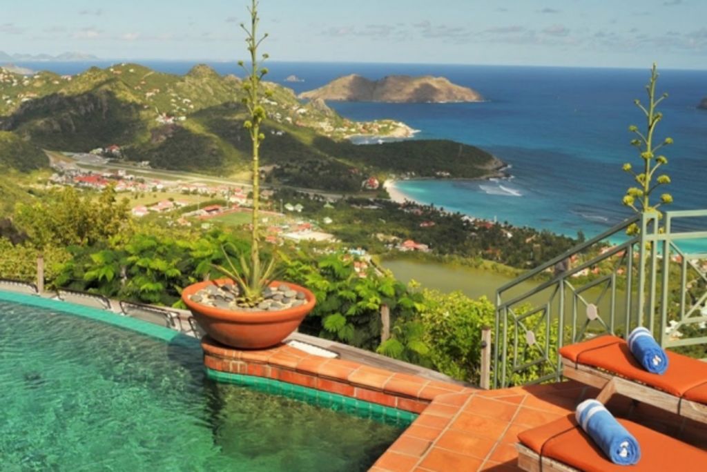 Comedian Steve Martin sells picturesque Caribbean villa