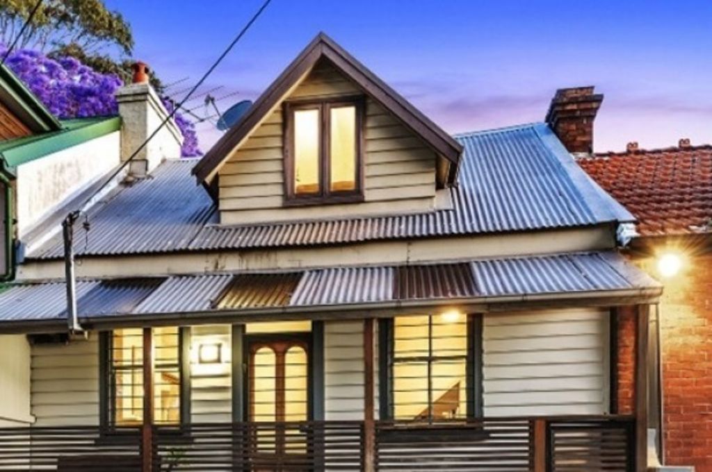 Property sellers in last-minute rush to auction 