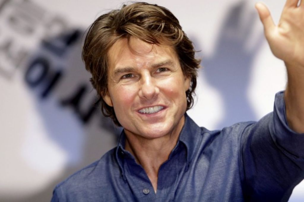Tom Cruise to sell his UK mansion