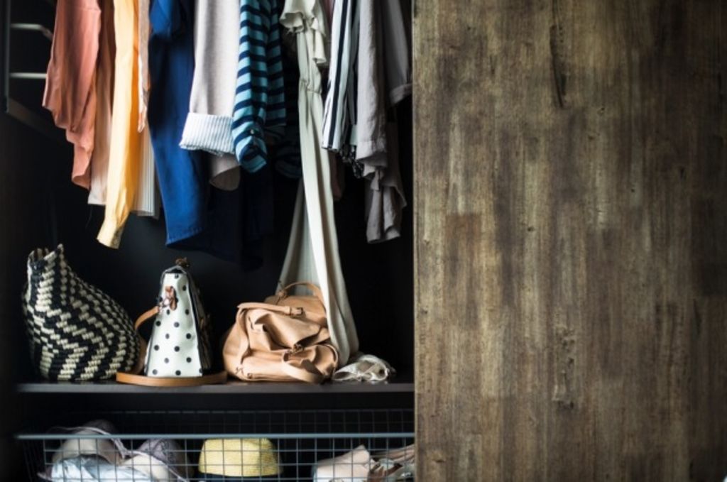 How to declutter your closet 