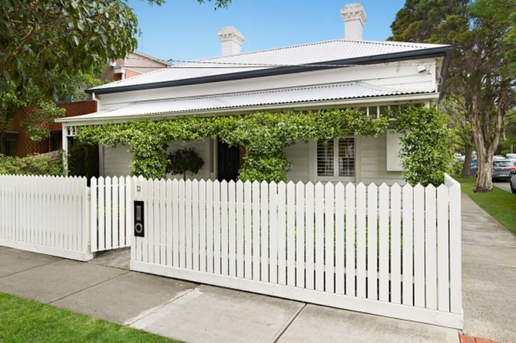Melbourne hits record house price