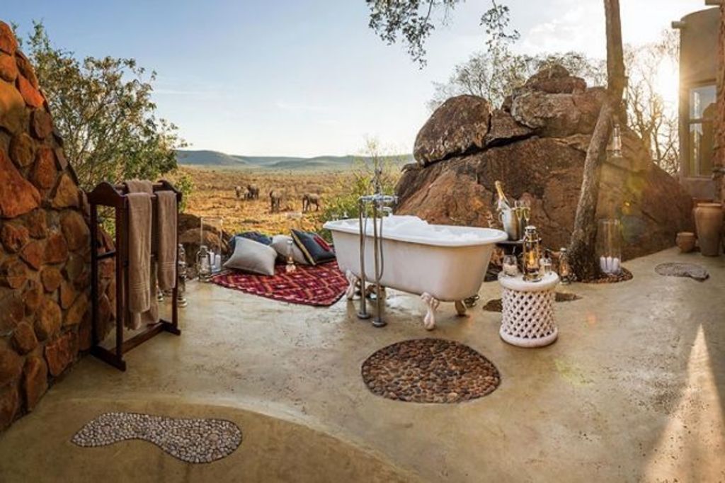The world's best outdoor bathrooms