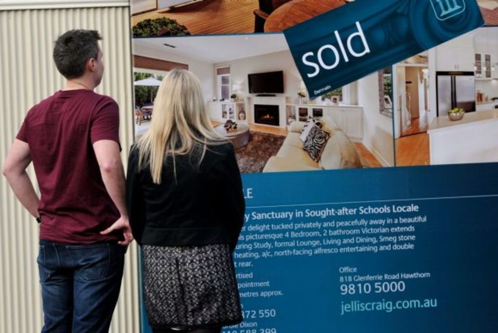Australians' housing debt has 'skyrocketed' to record high
