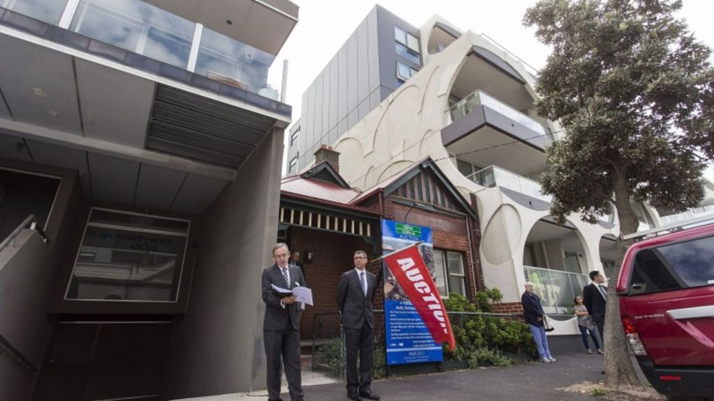 Port Melbourne house dwarfed by apartment towers sells for 1.38 million Port Melbourne house dwarfed by apartment towers sells for 1.38 million