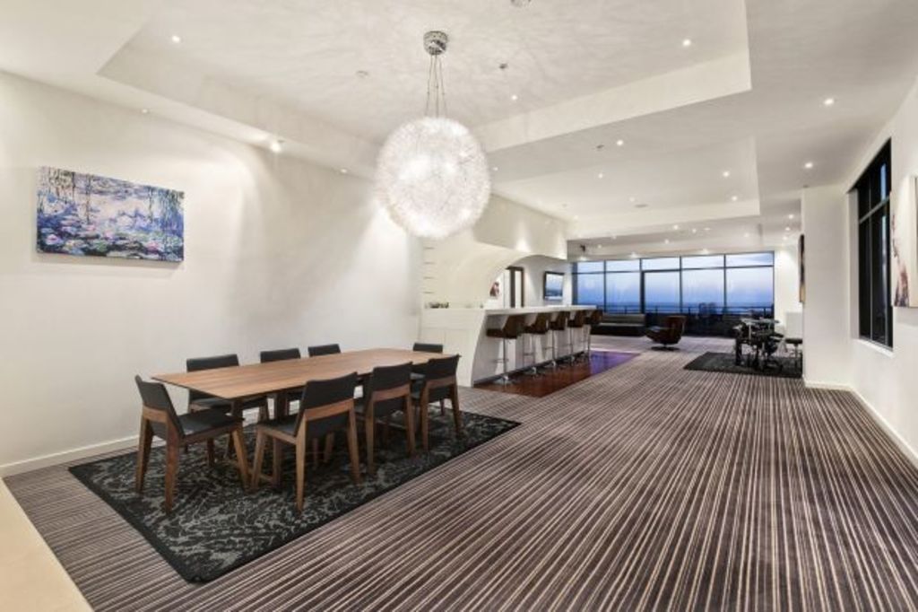 Family-size apartment in a smart Southbank tower